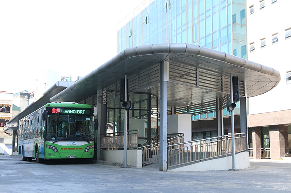 Hà Nội muốn thay BRT thành đường sắt, tàu điện chạy ven sông Hồng và phố cổ - Ảnh 2.