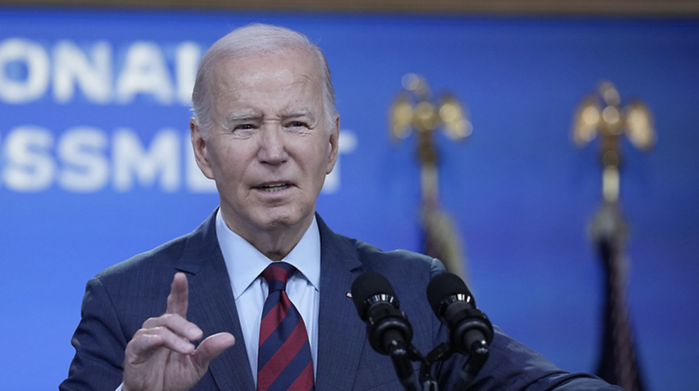 Ông Biden ký dự luật ngân sách không có viện trợ cho Ukraine - Ảnh 1.