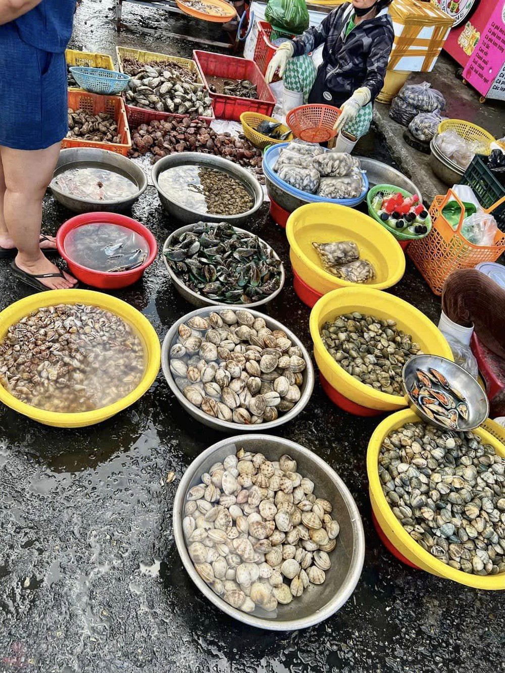 Ninh Thuận có duy nhất khu chợ trăm tuổi và người dân chỉ mẹo chọn hải sản ngon rẻ tại đây - Ảnh 6.