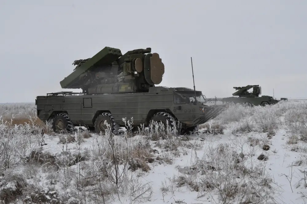 Ukraine nói Nga tích trữ 800 tên lửa ở Crimea, chuẩn bị tập kích trong mùa đông - Ảnh 1.