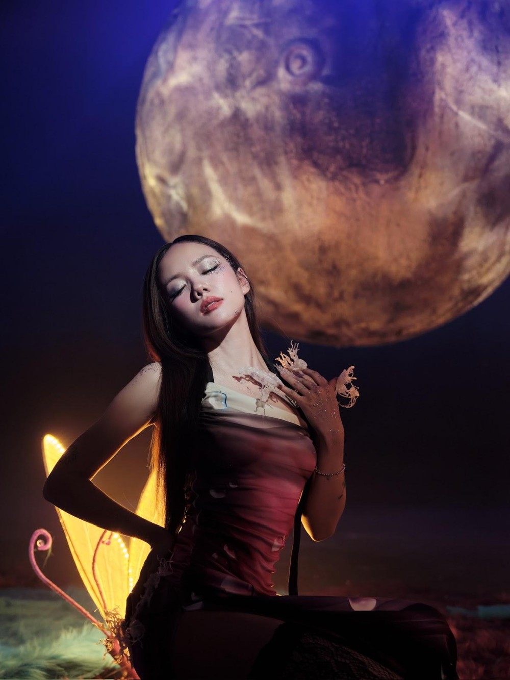 Ca sĩ Phương Ly ra MV mới Little Love (But No Limit) đầy mộng mơ, nữ tính - Ảnh 4.