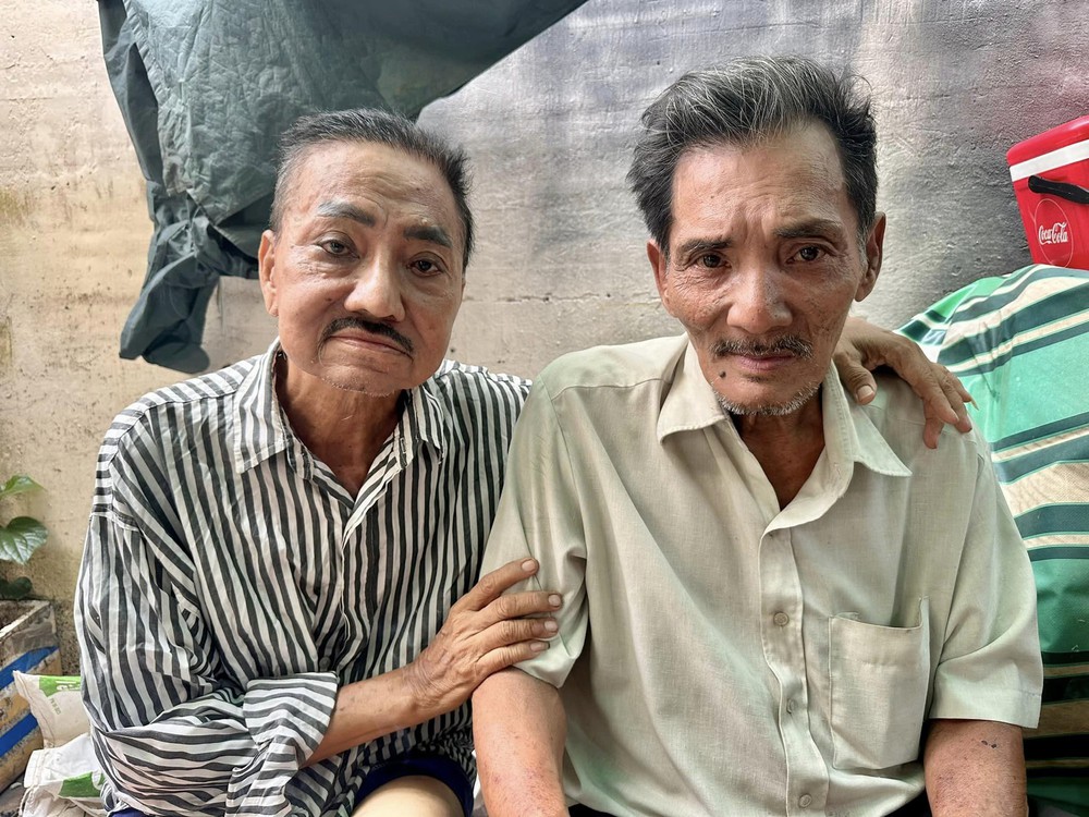 2 diễn viên Biệt động Sài Gòn gặp nhau tuổi xế chiều: Người ung thư, người bị đột quỵ, ở trọ vài m2 - Ảnh 1.