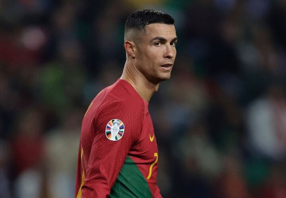 Ronaldo thua Lukaku ở vòng loại EURO 2024 - Ảnh 1.