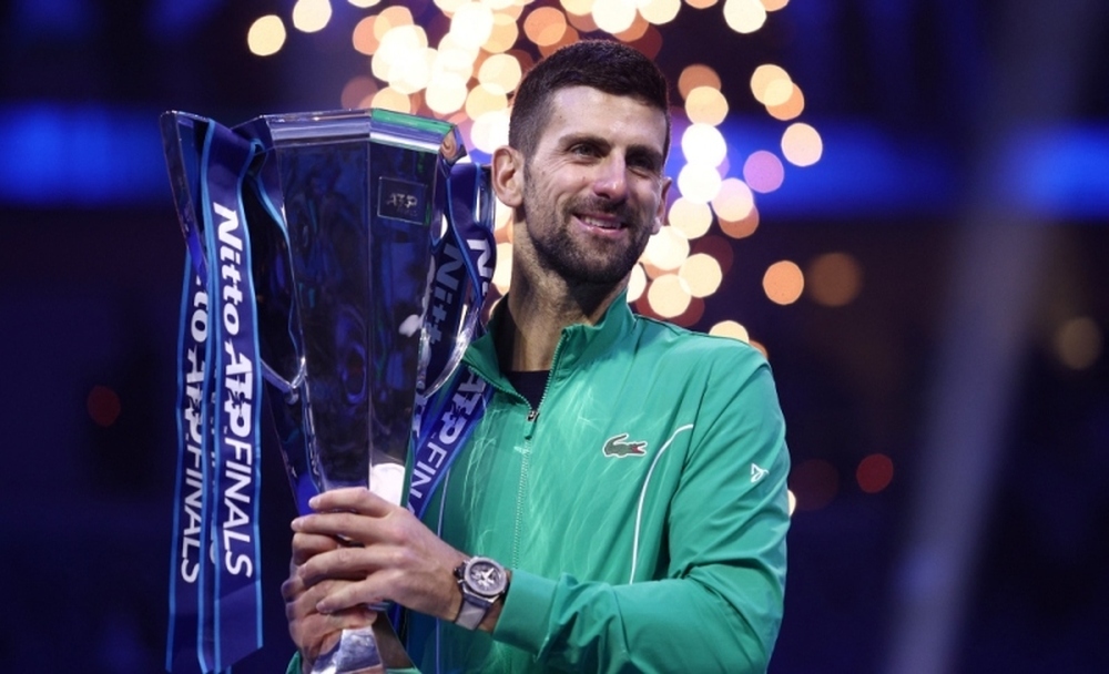 Djokovic lần thứ 7 đăng quang tại ATP Finals, vượt qua Roger Federer - Ảnh 1.