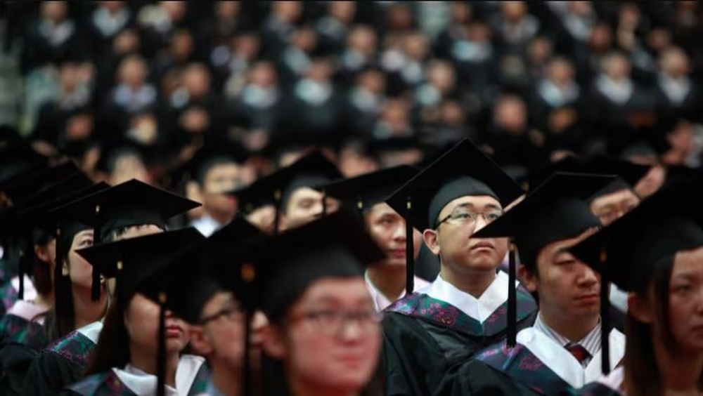 1,2 triệu du học sinh Trung Quốc bơ vơ nơi quê nhà: Chẳng mấy doanh nghiệp muốn nhận, bị chê thiếu kinh nghiệm và chảnh - Ảnh 1.