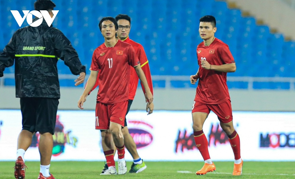 ĐT Việt Nam tri ân HLV Troussier trước trận đấu với ĐT Iraq - Ảnh 7.