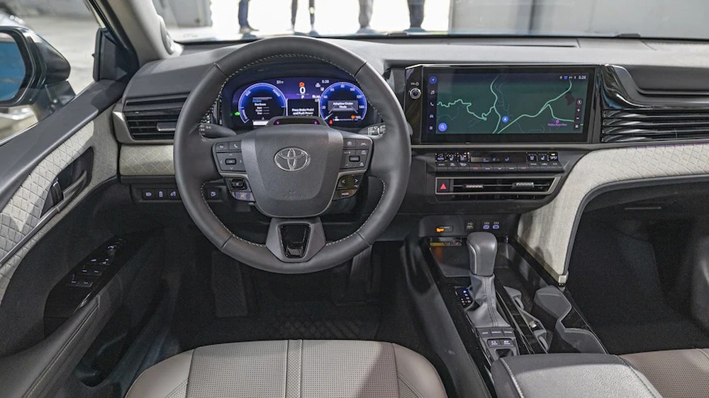 Đây có thể là option động cơ Toyota Camry 2024 tại Việt Nam khi mở bán: Không mạnh như bản Mỹ nhưng dễ có giá rẻ hơn - Ảnh 8.