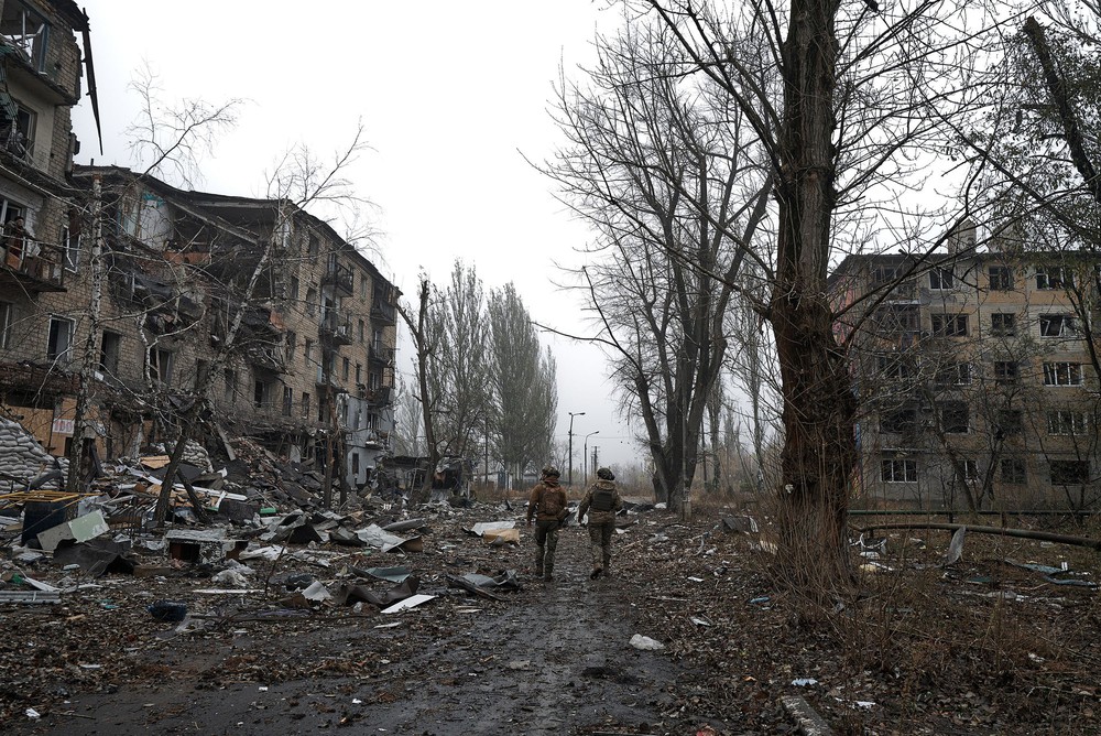 Ukraine biến Avdiivka thành trò chơi: Cả trăm súng cối chĩa vào Moscow, quân đội Nga là mồi của Kiev - Ảnh 1.