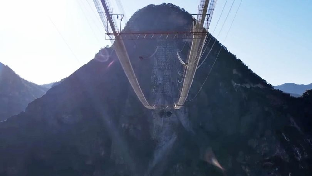 Trung Quốc dùng công nghệ tối tân xây cầu dây văng 1 trụ dài nhất thế giới, như ‘cần câu giữa trời’ khiến thế giới ngã mũ thán phục - Ảnh 10.