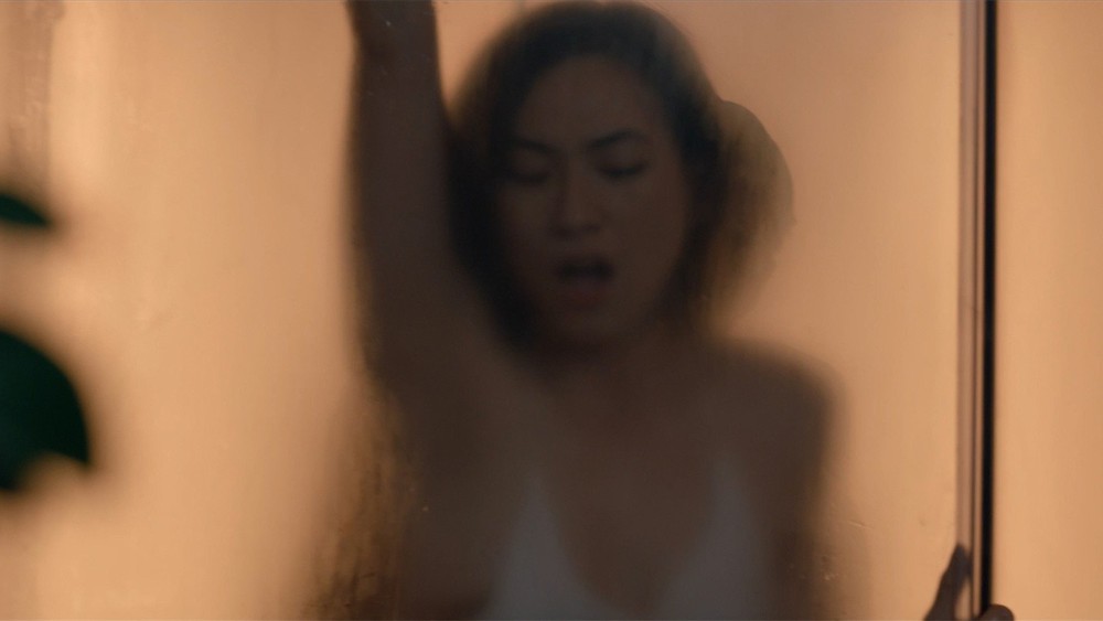 Phim 18+ có Miu Lê, Phương Anh Đào: Sa đà vào cảnh nóng, thừa thãi và phản cảm - Ảnh 2.