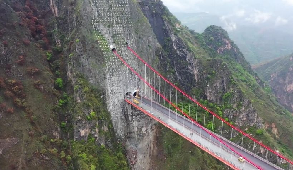 Trung Quốc dùng công nghệ tối tân xây cầu dây văng 1 trụ dài nhất thế giới, như ‘cần câu giữa trời’ khiến thế giới ngã mũ thán phục - Ảnh 5.