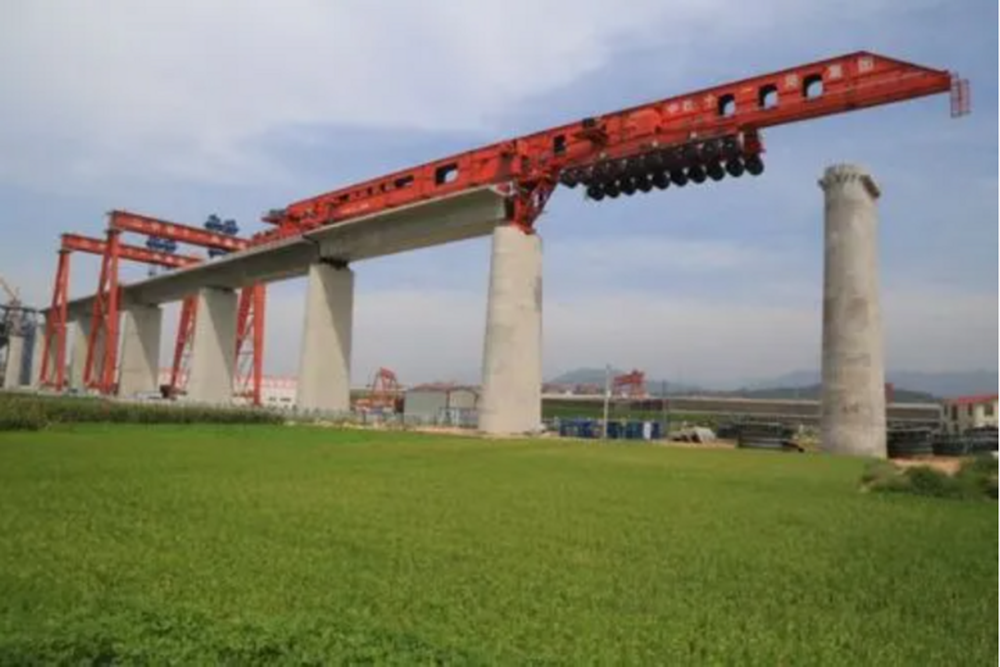 Siêu cỗ máy duy nhất trên thế giới giúp Trung Quốc xây các công trình khủng - Ảnh 1.