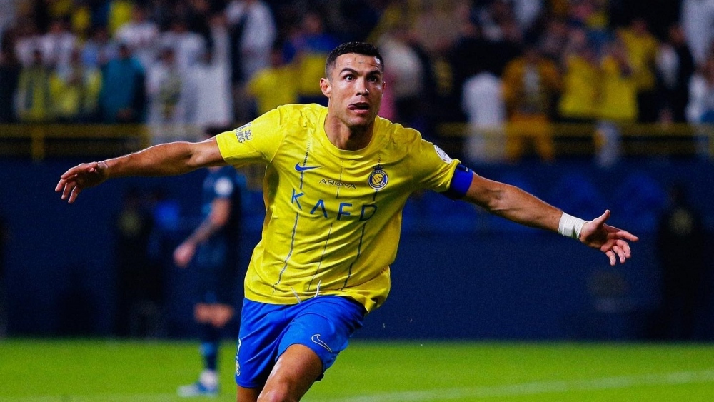 Ronaldo ghi siêu phẩm, Al Nassr tiến sát ngôi đầu bảng giải VĐQG Saudi Arabia - Ảnh 2.