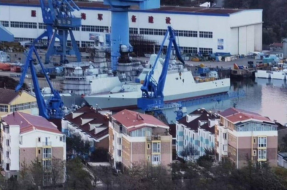 Xuất hiện hình ảnh tàu tên lửa tàng hình bí ẩn của Hải quân Trung Quốc - Ảnh 1.