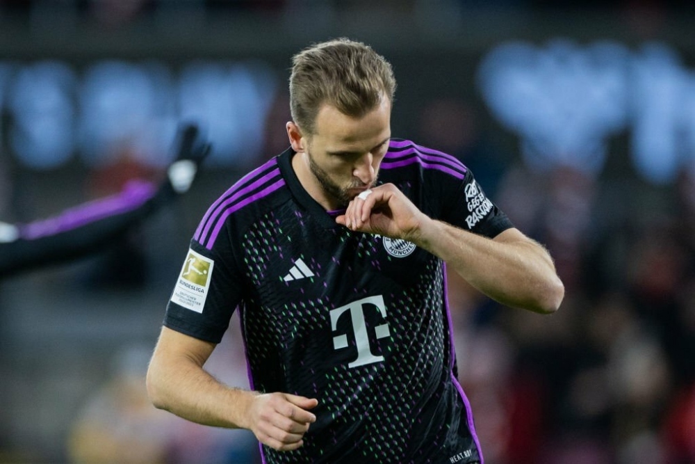 Ghi bàn đưa Bayern Munich lên đầu bảng Bundesliga, Harry Kane phá thêm kỷ lục - Ảnh 1.