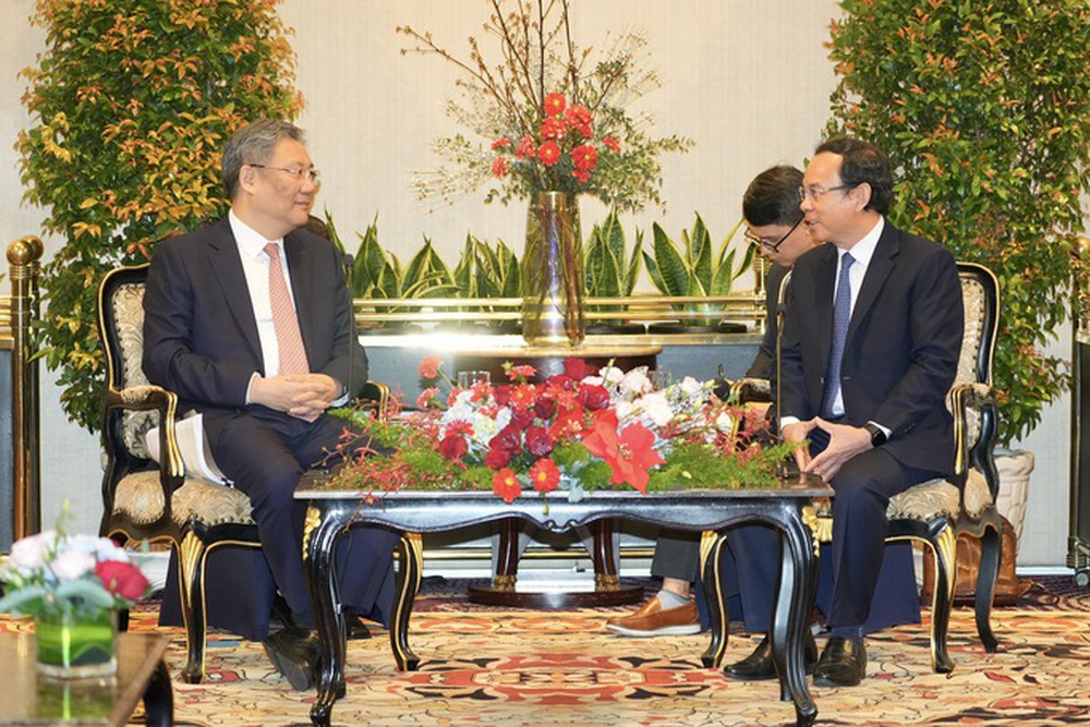Bộ trưởng Thương mại Trung Quốc ấn tượng về sự phát triển của TP HCM - Ảnh 1.