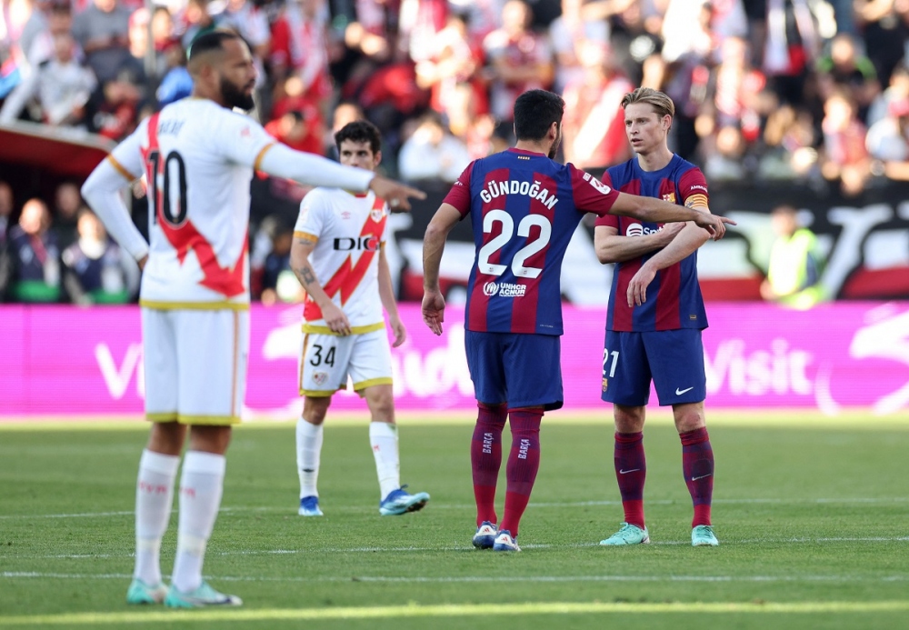 Kết quả bóng đá 25/11: Barca vất vả cầm hòa đội bóng tí hon - Ảnh 8.