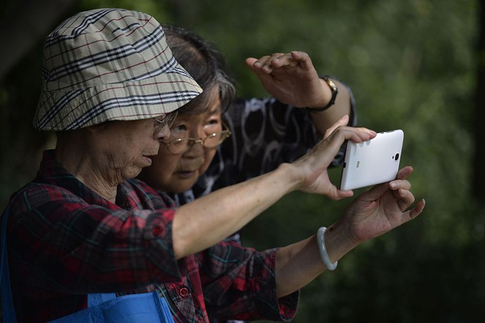 Người già Trung Quốc ngày càng mê mạng xã hội - Ảnh 3.