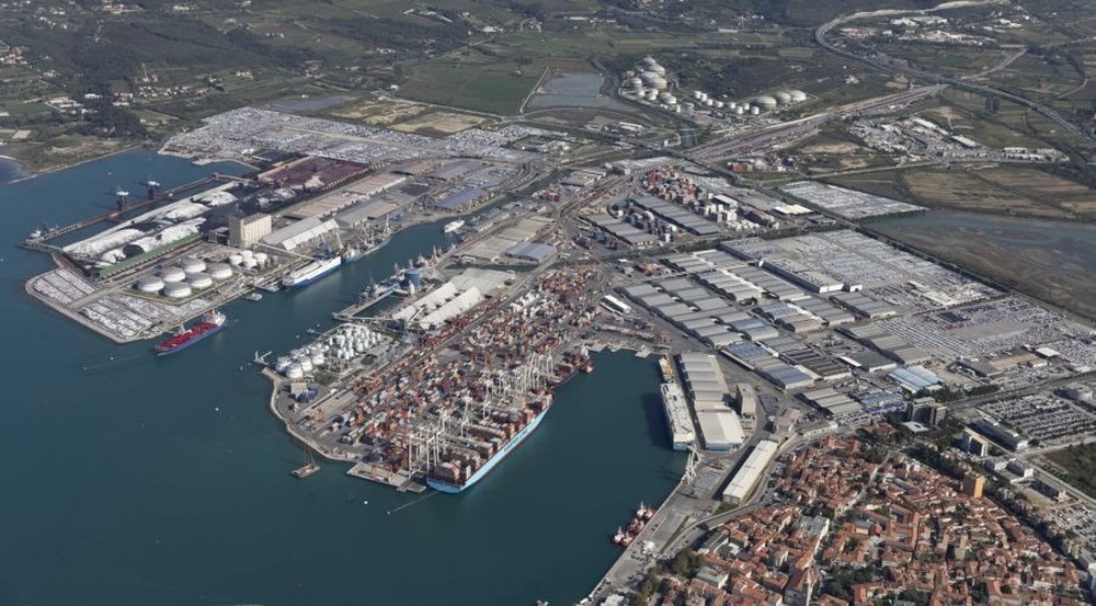 Lộ diện bến cảng VinFast lựa chọn giao lô xe điện VF 8 đầu tiên cho thị trường châu Âu - Ảnh 2.