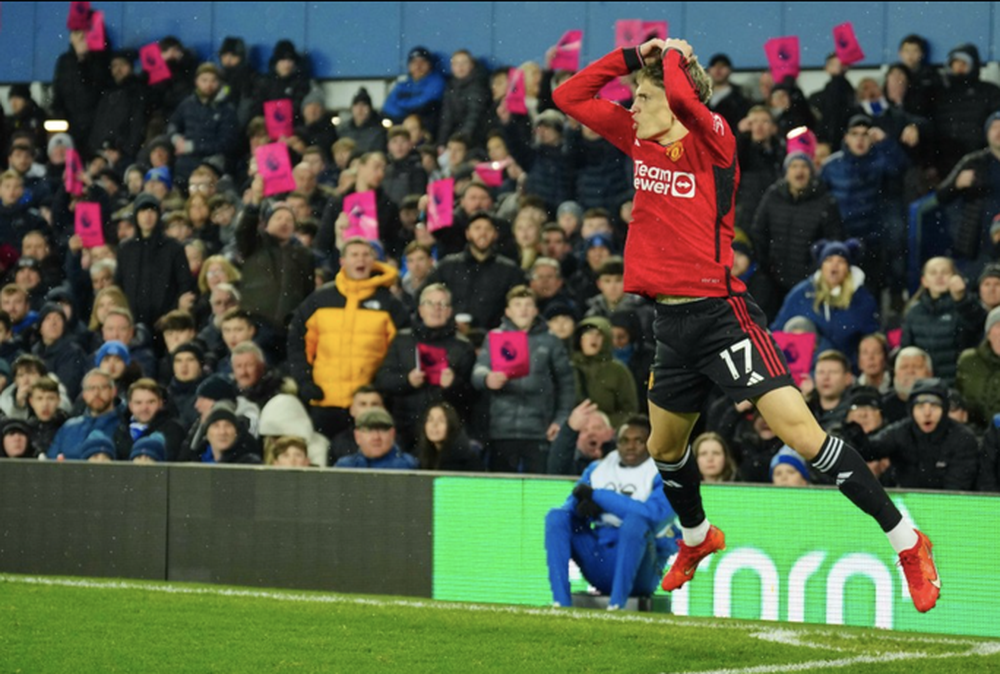 Garnacho của Man United đã thực hiện siêu phẩm đẹp nhất mùa giải ra sao? - Ảnh 8.