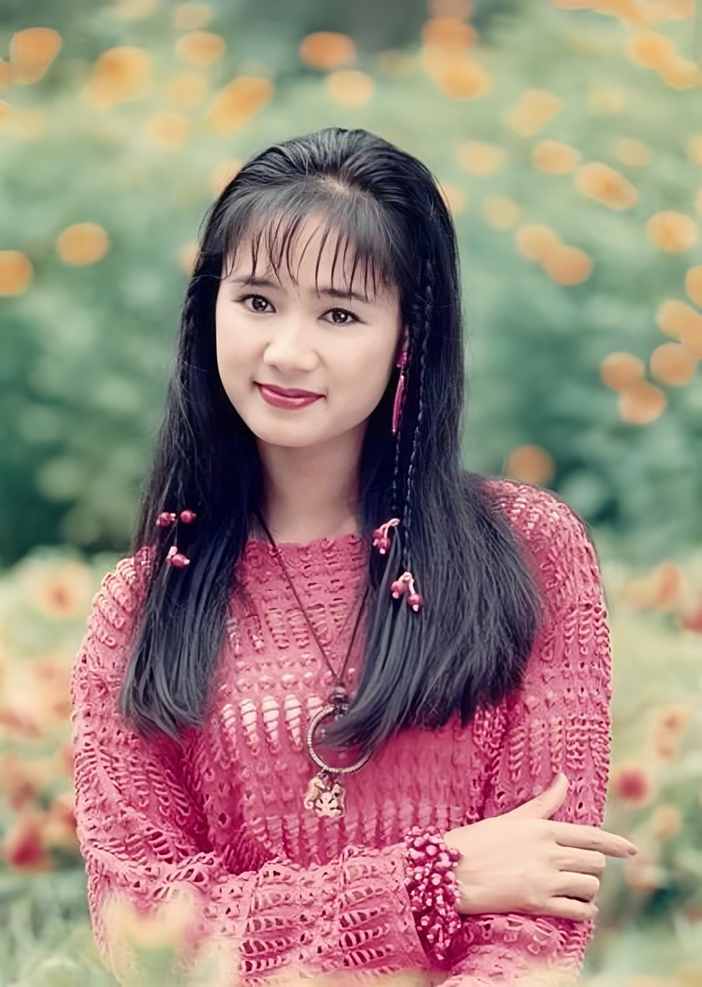 Showbiz Việt có 1 mỹ nhân được ngợi ca sở hữu nhan sắc là khuôn vàng thước ngọc, giờ 54 tuổi vẫn cực đẹp - Ảnh 5.