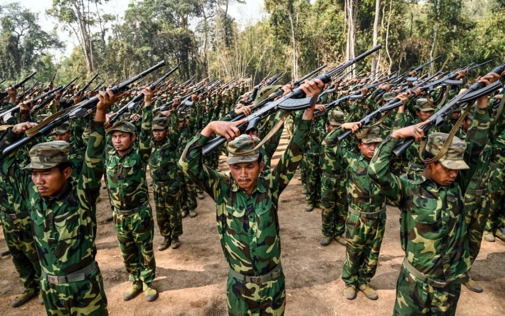 Bước ngoặt mới tại Myanmar: Lực lượng nổi dậy đồng loạt tấn công nhiều nơi - Ảnh 1.