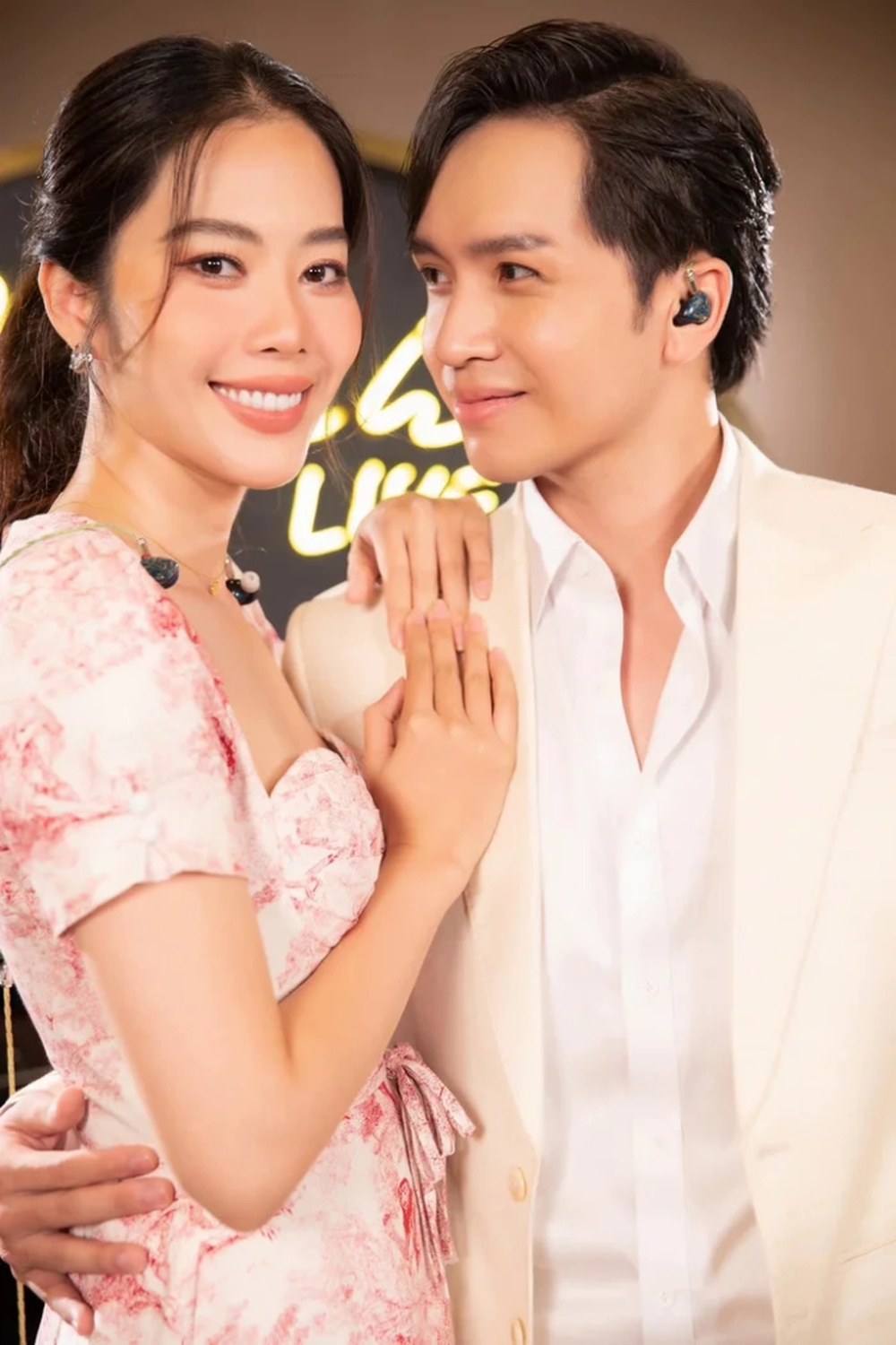 Miss Thất Tình Nam Em: Yêu điên cuồng Trường Giang dù là kẻ thứ 3, chốt đơn với doanh nhân phong thủy chưa được 10 ngày đã tuyên bố... độc thân - Ảnh 4.