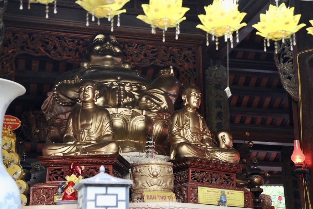 Khám phá chùa thiêng gần 1.000 năm tuổi, lưu giữ báu vật nặng 9 tấn ở Nam Định - Ảnh 20.