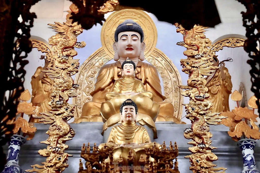 Khám phá chùa thiêng gần 1.000 năm tuổi, lưu giữ báu vật nặng 9 tấn ở Nam Định - Ảnh 18.