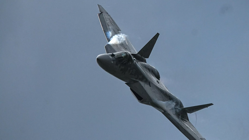 Hàng chục UAV mini xuất hiện trong khoang vũ khí tiêm kích thế hệ năm Su-57 - Ảnh 1.