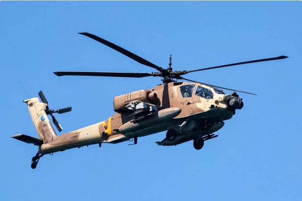 Chuyên gia Nga: Trực thăng Apache Israel quần thảo ở Gaza cửu vạn theo 1 cụm thiết bị lạ, chúng là gì? - Ảnh 3.