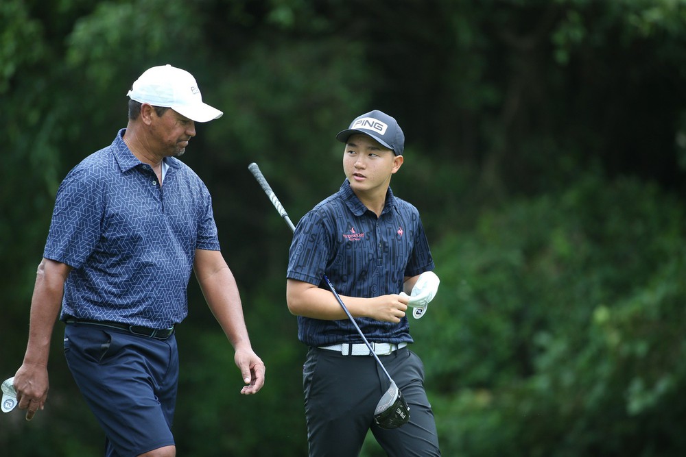 Nguyễn Anh Minh kèm chặt huyền thoại golf thế giới Michael Campbell - Ảnh 2.