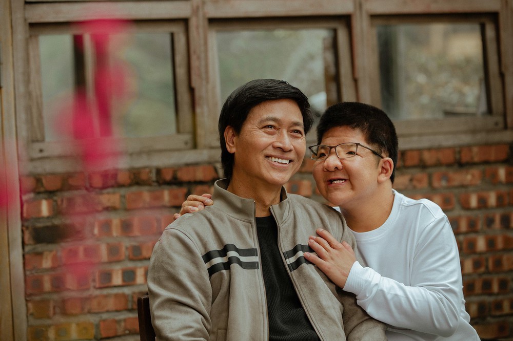 Nghệ sĩ Quốc Tuấn: Tuổi 62 sống bình dị, kiên cường, hạnh phúc mỉm cười sau 20 năm chữa bệnh cho con - Ảnh 3.