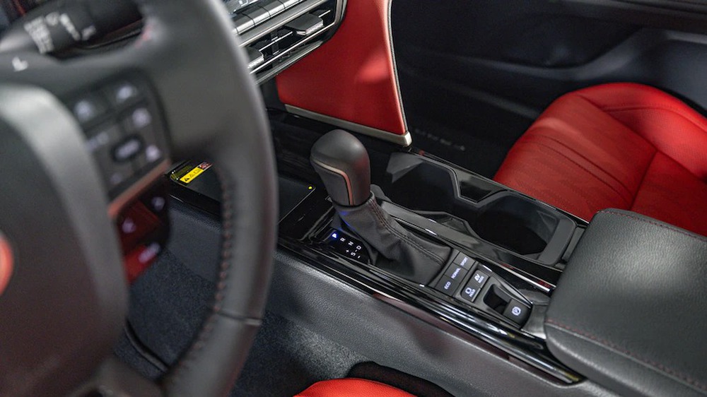 Báo Mỹ đánh giá nội thất Toyota Camry 2025: Hiện đại, dễ dùng, không còn cảm giác bị cắt trang bị với bản thấp - Ảnh 10.