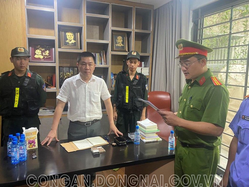 Chủ tịch LDG Nguyễn Khánh Hưng vừa bị bắt trong vụ gần 500 căn biệt thự xây trái phép là ai? - Ảnh 1.