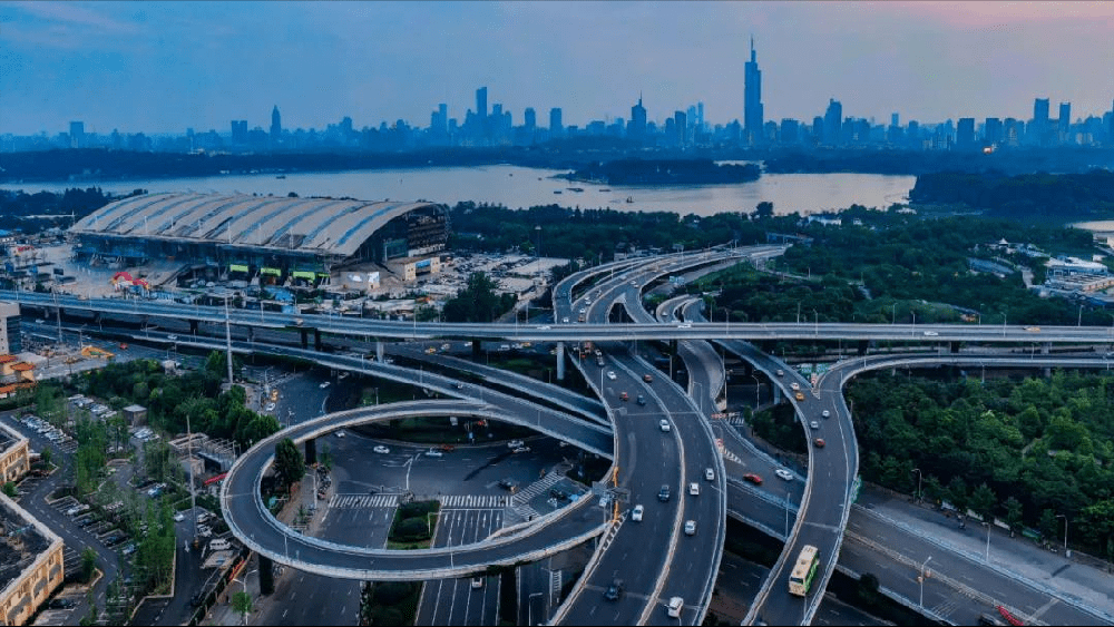 Người Trung Quốc ca thán: lô cốt thường trực trên 6 triệu km cao tốc của ta, vì sao đường của người Nhật lúc nào cũng như mới - Ảnh 9.