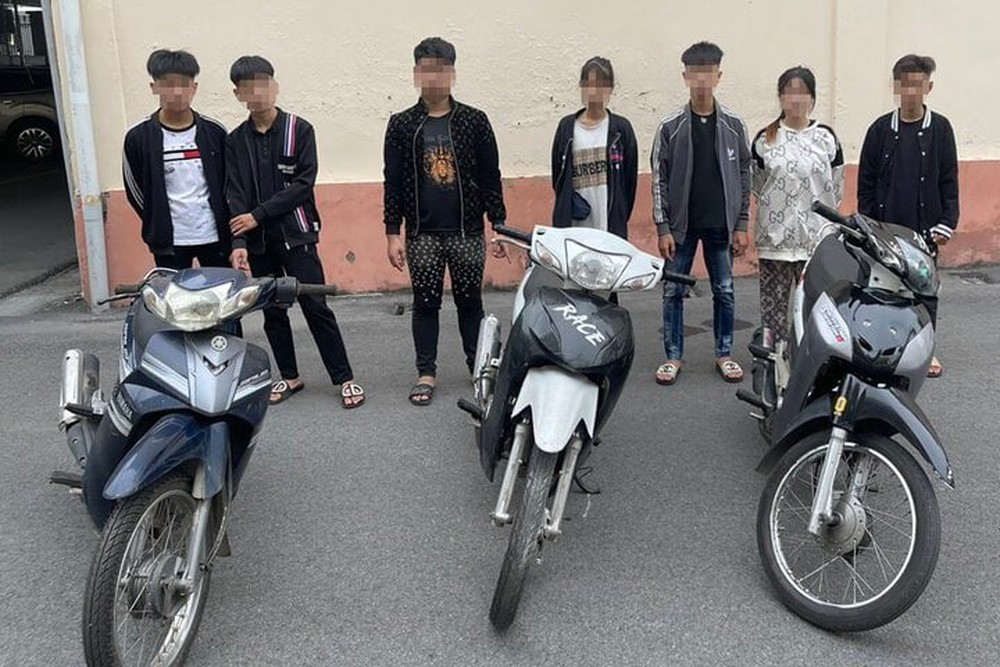 Khởi tố thiếu niên 16 tuổi lạng lách, đánh võng, trêu CSGT ở Quảng Ninh - Ảnh 1.