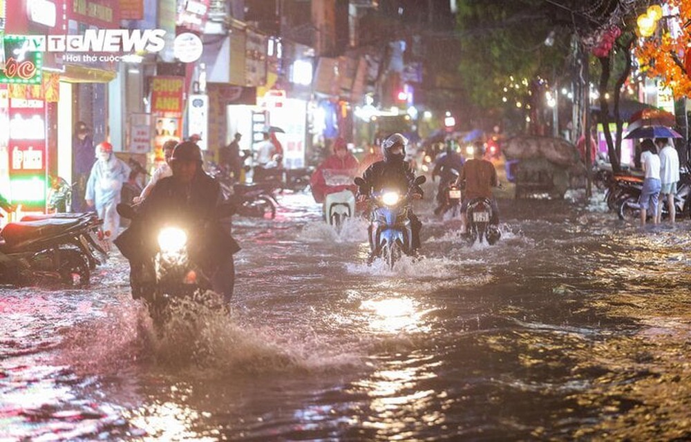 Cảnh báo mưa dông nội thành Hà Nội chiều 6/11 và mưa lớn nhiều nơi ở Bắc Bộ - Ảnh 1.