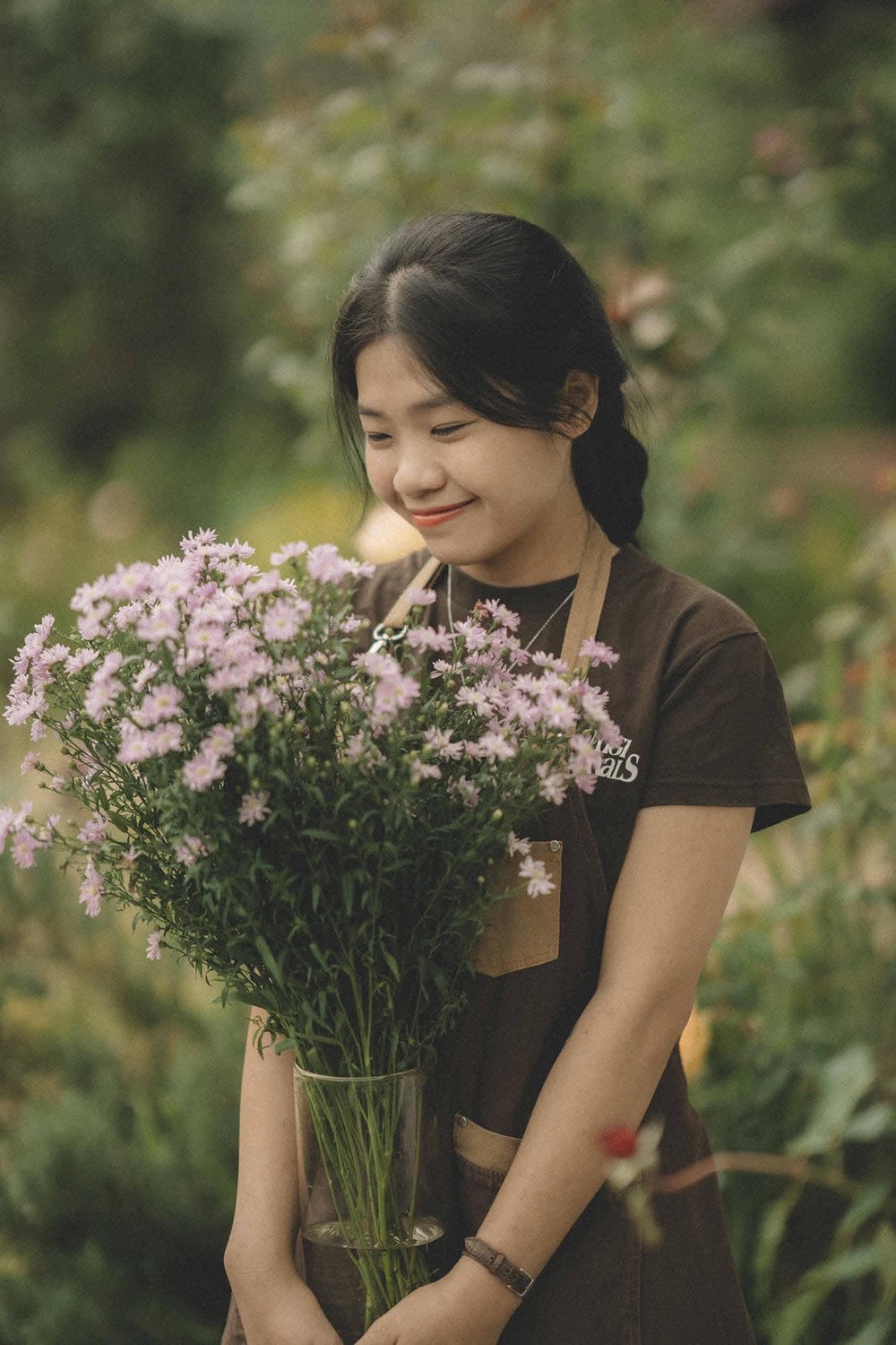 Chuyển vào Đà Lạt sống, cô gái chọn căn nhà có tuổi đời trên 70 năm rồi tự tay thiết kế lại cực xinh - Ảnh 1.