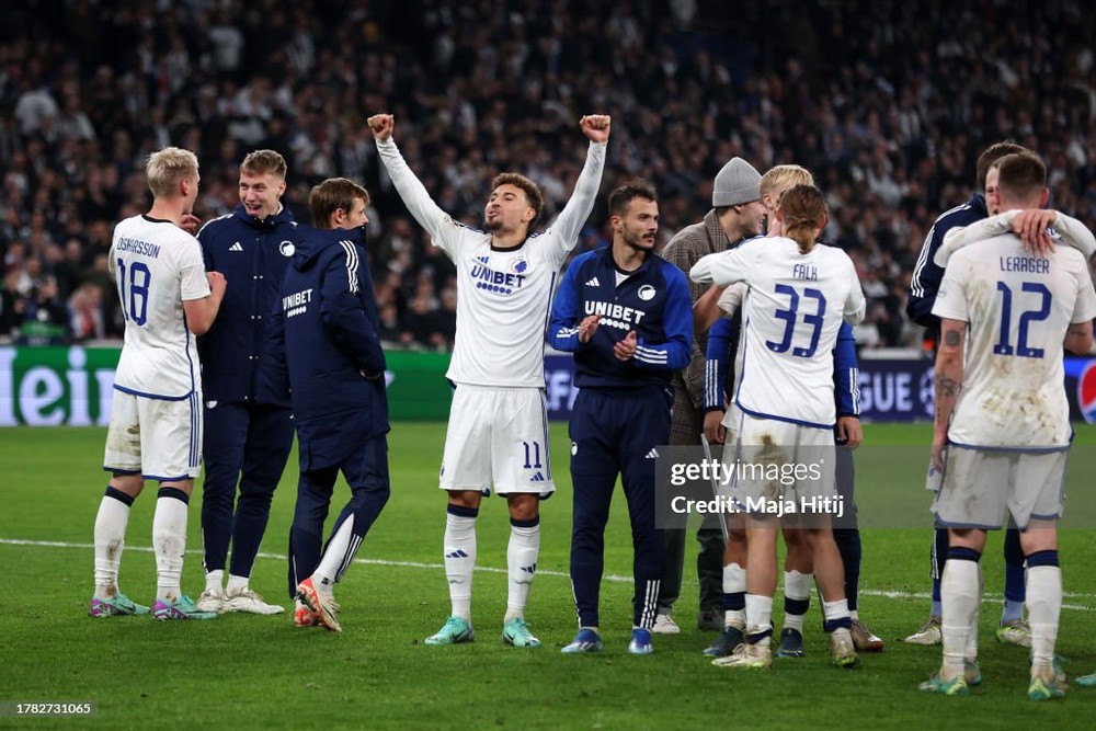 Rashford nhận thẻ đỏ tai hại, Man United gục ngã theo kịch bản không thể nghiệt ngã hơn ở Champions League - Ảnh 4.