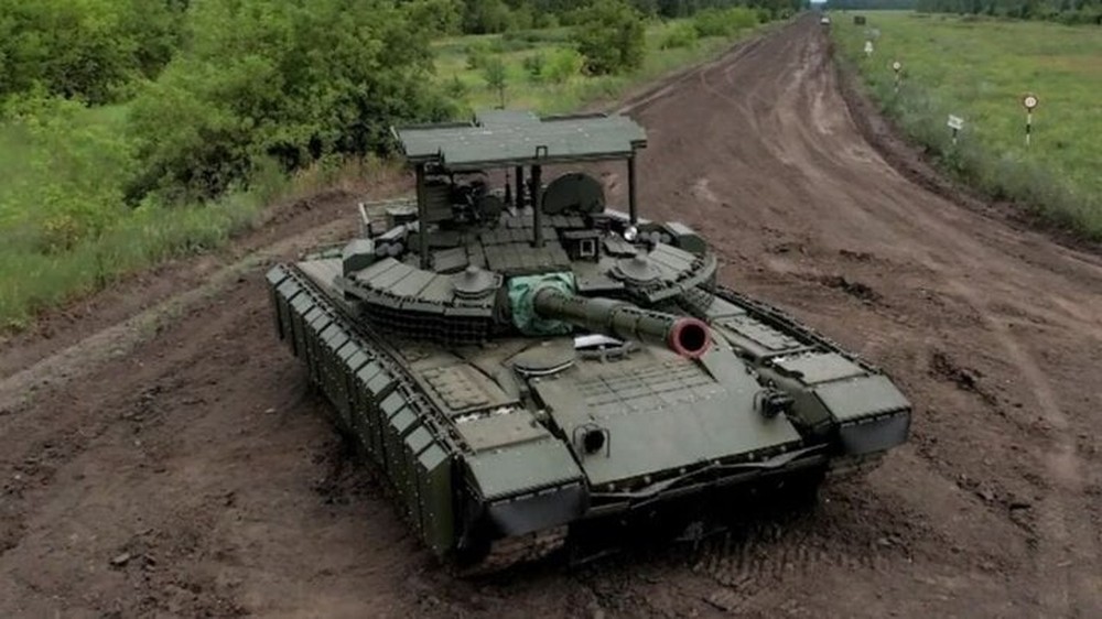 Lính xe tăng Nga: T-80BVM không có đối thủ ở Ukraine - Ảnh 3.