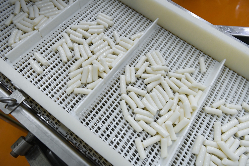 Bí mật món bánh gạo Hàn Quốc made in Vietnam ngon hơn bản gốc và điều khiến chuyên gia phải 2 lần thốt lên Quá tốt! - Ảnh 3. Bí mật món bánh gạo Hàn Quốc made in Vietnam ngon hơn bản gốc và điều khiến chuyên gia phải 2 lần thốt lên Quá tốt! - Ảnh 3.