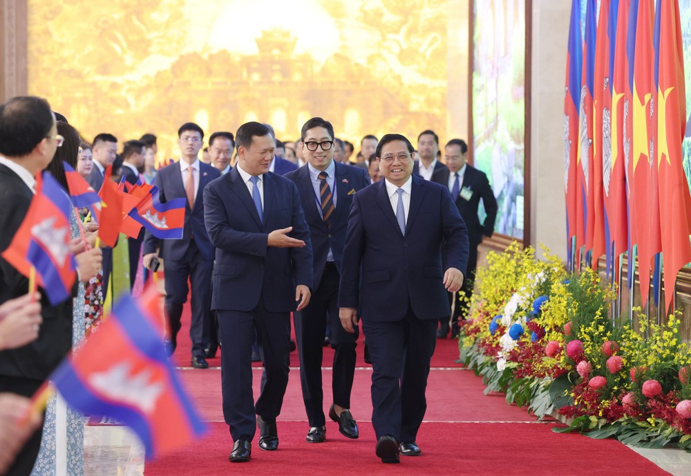 Việt Nam và Campuchia ký kết ba văn kiện hợp tác song phương - Ảnh 2.