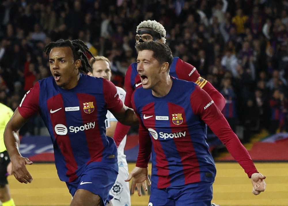 Thắng Barca sau màn rượt đuổi tỷ số, Girona vươn lên dẫn đầu La Liga - Ảnh 3.