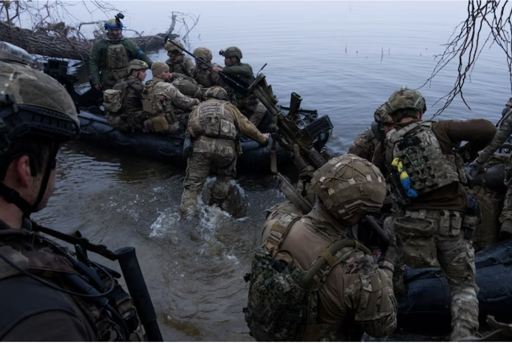 Tổng thống Ukraine đến Washington nỗ lực &lsquo;khai th&ocirc;ng&rsquo; viện trợ - Ảnh 2.