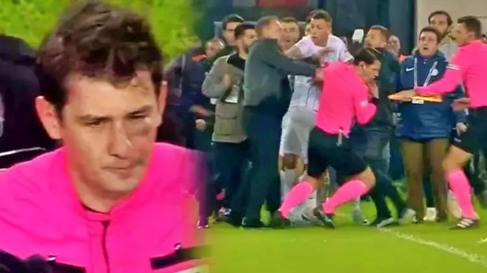 Chủ tịch đội bóng lao xuống sân đấm tím mắt trọng tài - Ảnh 1.