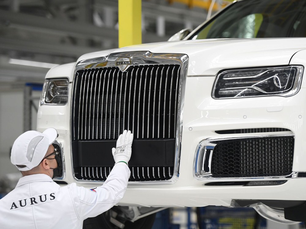 Thương hiệu xe quốc túy của Nga đột phá ra ngoài biên giới: Là nơi ông Putin vừa ghé qua! - Ảnh 1.