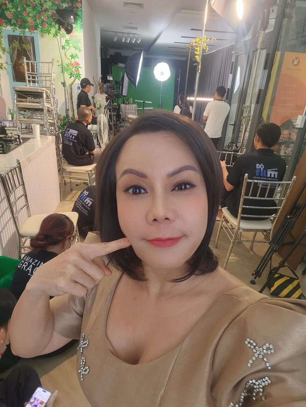 Sao Việt 13/12: Quang Lê tình tứ bên người tình, con gái Vũ Linh đẹp lộng lẫy - Ảnh 12.