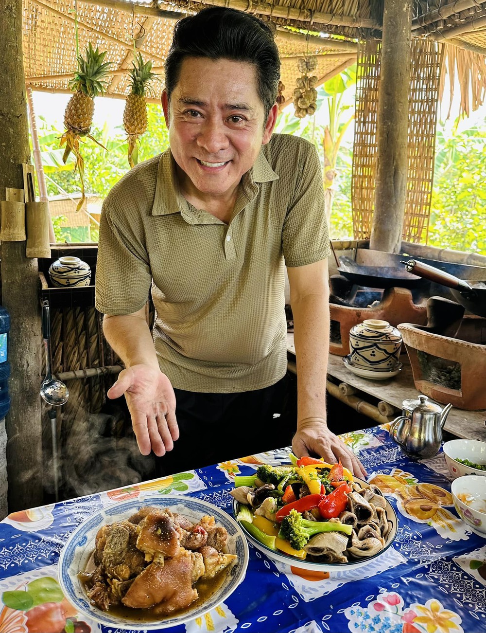 Huỳnh Anh ở nh&agrave; nấu ăn, sống trong khu vườn 6.000 m2 - Ảnh 2.