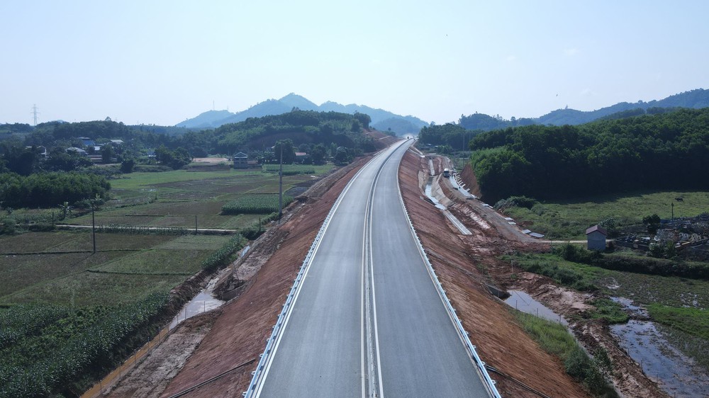 Cao tốc nghìn tỷ sắp khánh thành, cán đích sớm 2 năm so với kế hoạch - xác lập kỷ lục ở Việt Nam? - Ảnh 3.